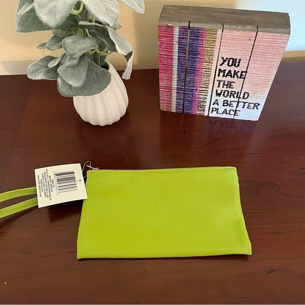 *FREE with bundle! Lime‎ Green Wristlet Pouch Make-up bag